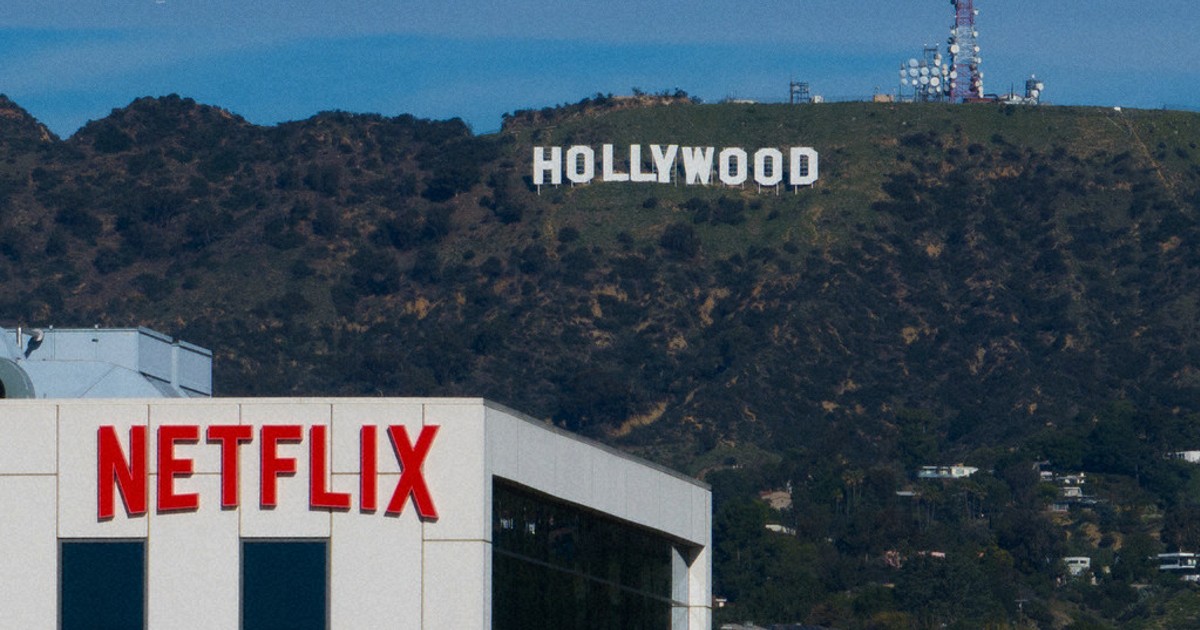 Netflix delivers solid 4th quarter, but stock sinks amid worries about slowing subscriber growth