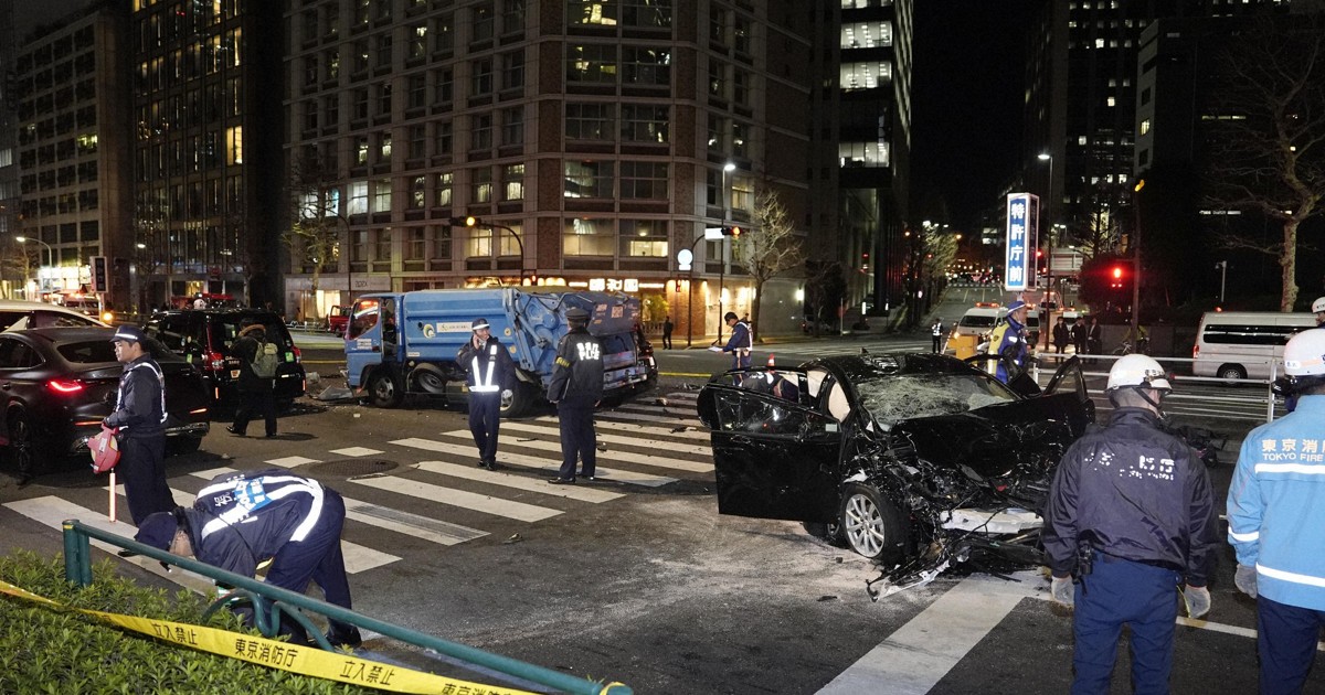 Multivehicle crash in Tokyo's Akasaka leaves 6 injured, 1 critically