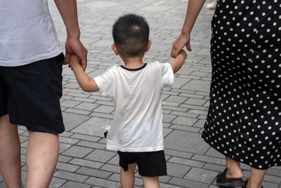 AI推進で少子化悪化も（北京で2024年7月、Bloomberg）