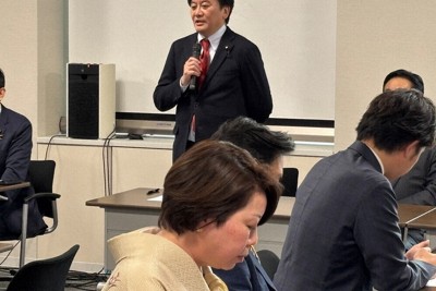 自民党道連の役員会で衆院選への意気込みを語る武部新会長＝札幌市内で2026年1月14日、片野裕之撮影