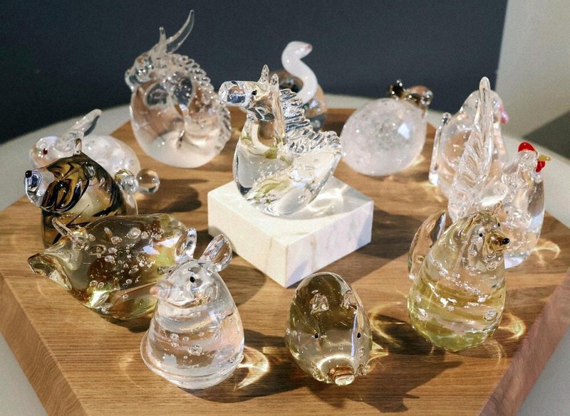 地域発：北陸 富山 多様なガラス工芸 市が作家や指導者育成 ／東京