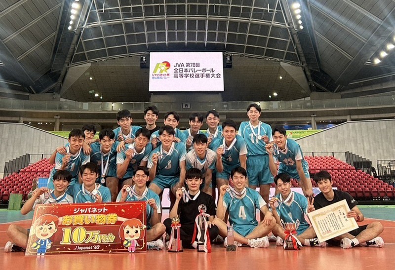 春高バレー準V清風、帰阪前に人助け 「さすがやな」と称賛の声 | 毎日新聞