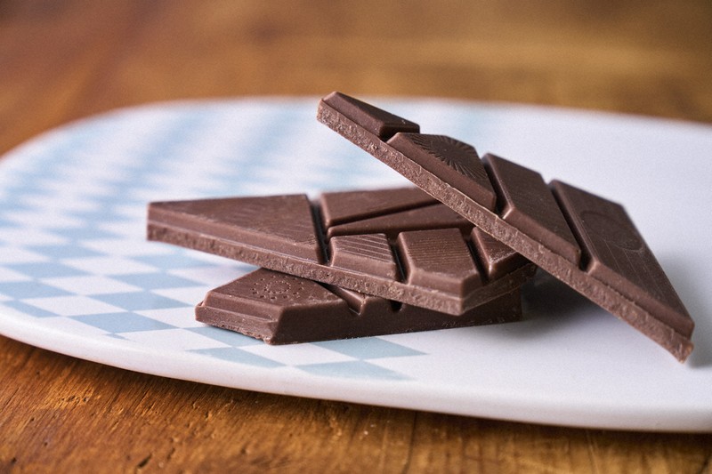 カカオ使わずに“チョコ” 値上げ時代の救世主？フードテックの今 | 毎日新聞