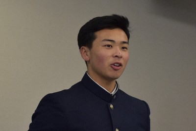 優秀選手に選ばれた山梨学院の梅村団前主将＝甲府市で2026年1月22日、山本佳世子撮影