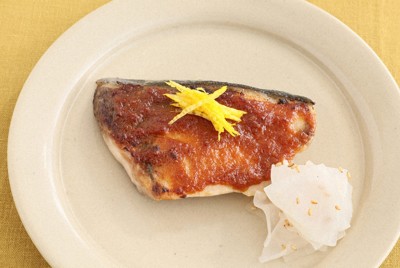 ブリのユズみそ焼き＝尾籠章裕撮影
