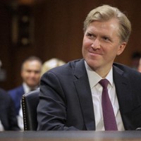 米国のコルビー国防次官＝昨年3月（ゲッティ＝共同）