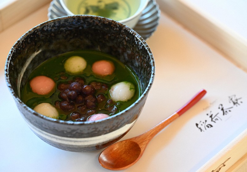 藤井王将は濃い抹茶ぜんざい 永瀬九段は生菓子 王将戦おやつ | 毎日新聞
