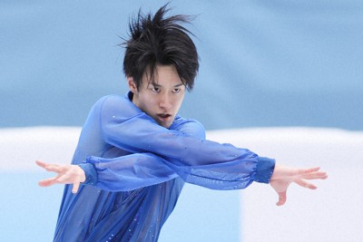 男子フリーで演技する山本草太＝中国・北京の国家体育館で2026年1月25日、吉田航太撮影