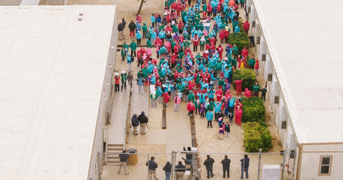Immigrant families protest at Texas facility housing 5-year-old boy, father detained in Minnesota