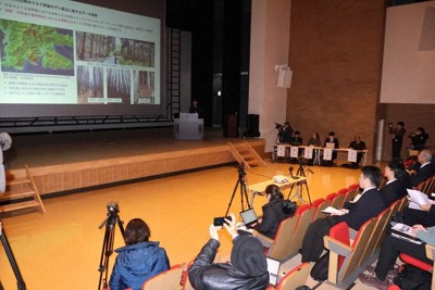 大規模山林火災に関する研究発表があった報告会＝岩手県大船渡市で2026年1月24日、奥田伸一撮影