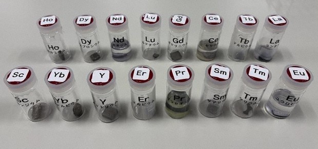 さまざまなレアアース＝東京都千代田区の海洋研究開発機構東京事務所で2026年1月20日、荒木涼子撮影