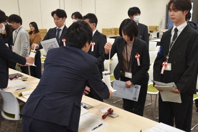 届け出番号を決めるくじ引きの手順などが確認された県選管のリハーサル＝岐阜県庁で2026年1月26日、稲垣洋介撮影