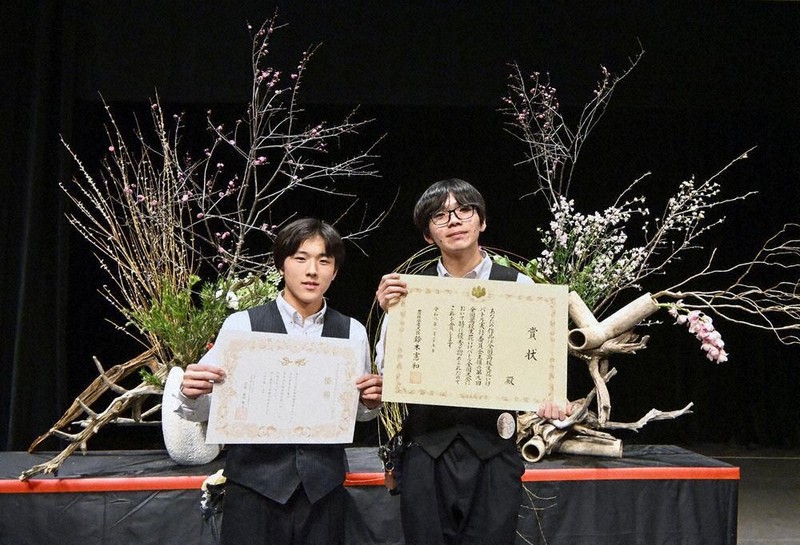 即興で生け花、美しさ競う 正則学園高が全国大会優勝 ／東京 | 毎日新聞