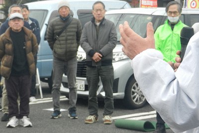 衆院選が公示され、聴衆に支持を訴える候補者＝岐阜県内で2026年1月27日、道下寛子撮影