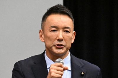 れいわ新選組の代表選挙に立候補し、記者会見で発言する山本太郎代表＝参院議員会館で2025年12月、平田明浩撮影