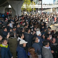 衆院選が公示され、政党代表の街頭演説に集まった多くの有権者たち＝東京都千代田区で2026年1月27日午前10時2分、渡部直樹撮影