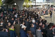 衆院選が公示され、政党代表の街頭演説に集まった多くの有権者たち＝東京都千代田区で2026年1月27日午前10時2分、渡部直樹撮影