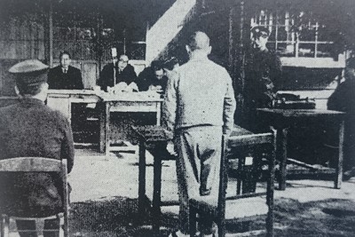 熊本県の菊池恵楓園で開かれたハンセン病患者の菊池事件とは別の事件の特別法廷。1951年3月の撮影とされる＝菊池恵楓園入所者自治会提供