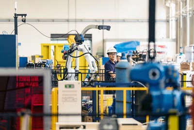 中国レーザー加工機メーカーの済南森峰激光科技（センフェン）の山東省にある工場。中国の産業競争力を底上げした要因は……（Bloomberg）