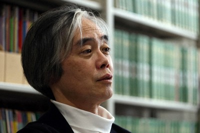 牧原出・東京大先端科学技術研究センター教授＝小林努撮影