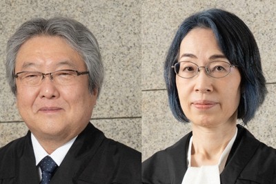 最高裁裁判官国民審査の対象となる高須順一氏（左）と沖野真已氏