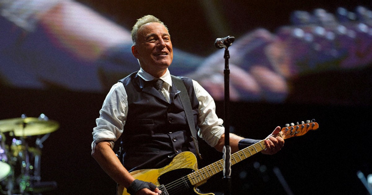 Bruce Springsteen sings out against Trump in 'Streets of Minneapolis'