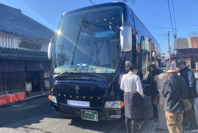 みなと銀行が提案したコースを回る観光ツアー。移動には神姫バスの豪華バスを使う＝兵庫県丹波篠山市で2025年12月19日午前11時13分、小坂剛志撮影