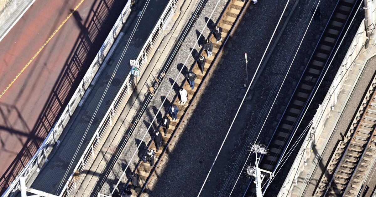 常磐線、午後2時ごろ運転再開見込み 線路上に降ろされた乗客も | 毎日新聞