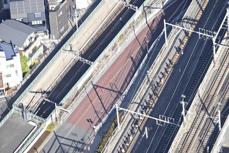 Power outage at Tokyo's Ueno Station halts Joban Line trains, forces passengers onto tracks