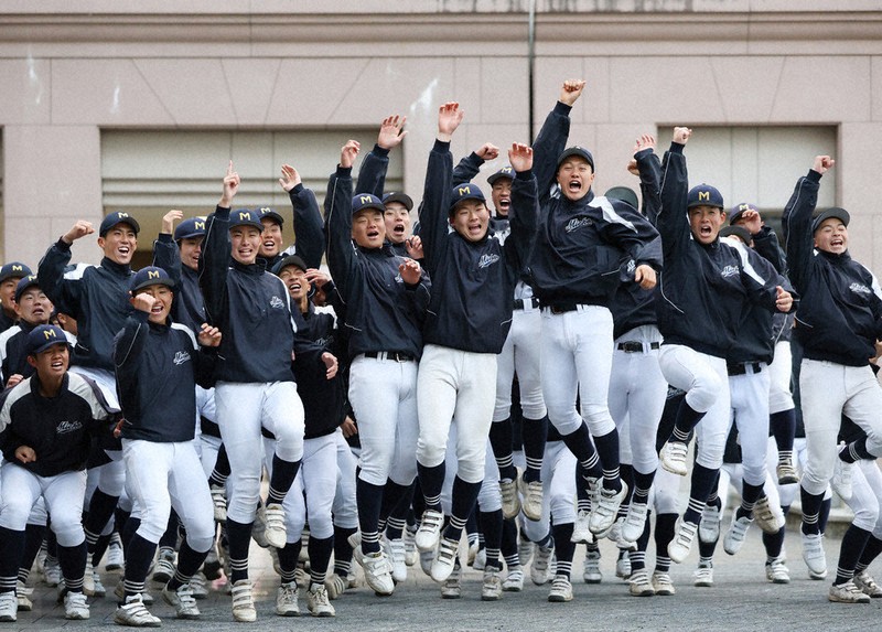 センバツ2026 三重、笑顔満開 春切符 仲間と躍動誓い、聖地へ ／三重