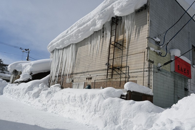 除雪中だったか 青森で死亡事故相次ぐ 積雪183センチで相談殺到 | 毎日新聞