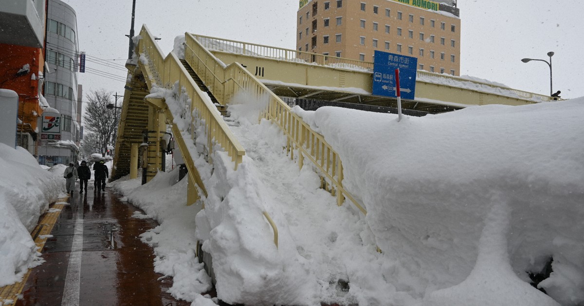 除雪中だったか 青森で死亡事故相次ぐ 積雪183センチで相談殺到 [写真