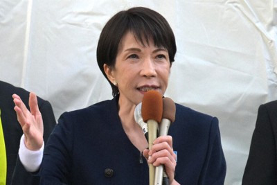 第一声で支持を訴える高市早苗首相＝東京都千代田区で1月27日、渡部直樹撮影