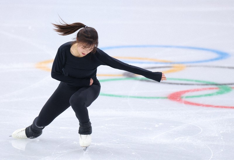 公式練習での表情 坂本花織 ミラノ冬季五輪・フィギュアスケート [写真