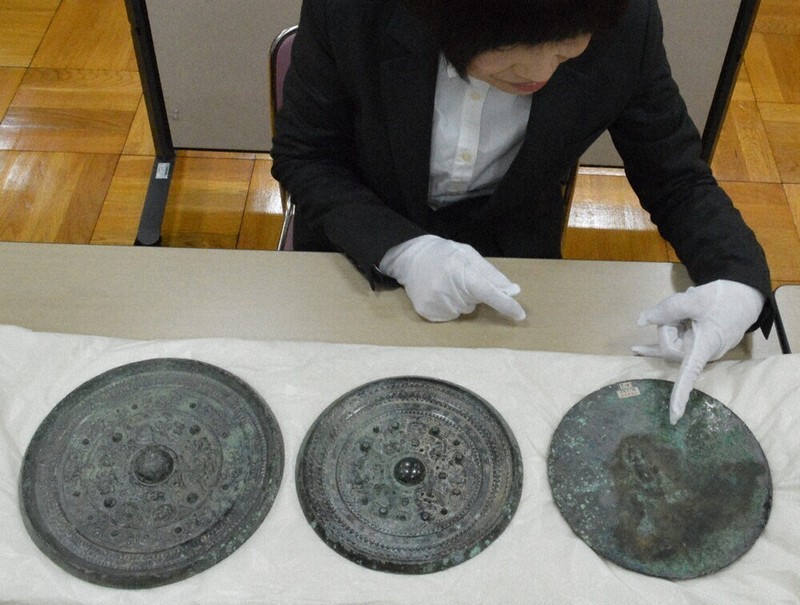 卑弥呼の鏡3面は副葬 富雄丸山古墳 科学分析で確認 ／奈良 | 毎日新聞