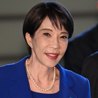 首相官邸に入る高市早苗首相＝2026年1月26日午前11時55分、平田明浩撮影