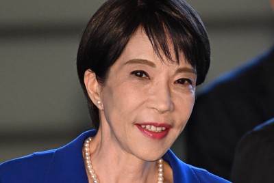 首相官邸に入る高市早苗首相＝2026年1月26日午前11時55分、平田明浩撮影