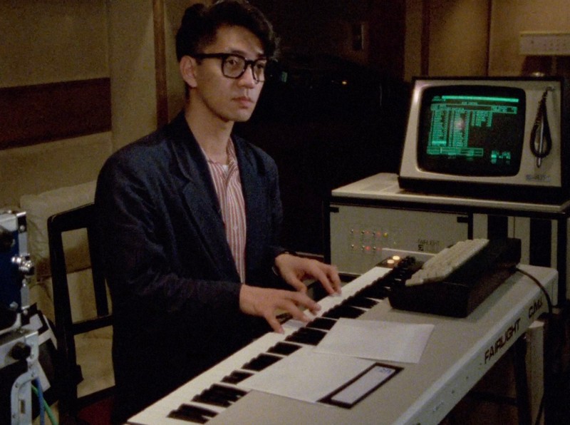 映画の推し事：AIの到来、環境化する音楽……坂本龍一が40年前に予言した
