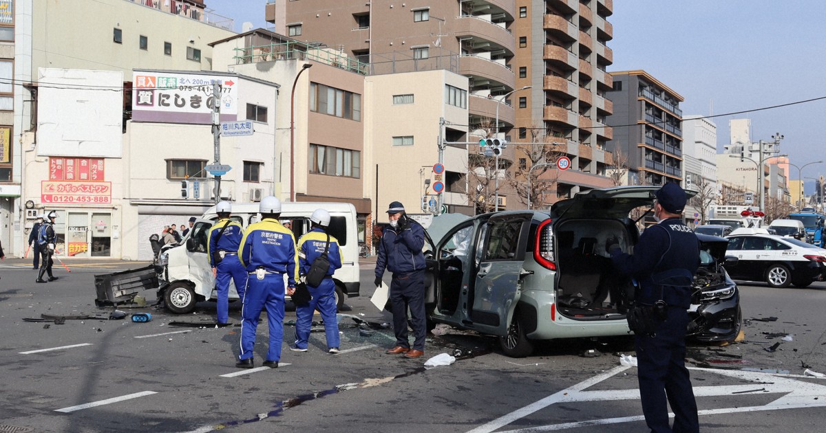 京都・堀川丸太町で多重事故　3人搬送　信号無視の容疑で男性逮捕