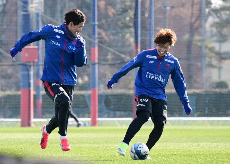 青赤のピッチサイドから/25 FC東京の選手が履くスパイクは？ [写真特集