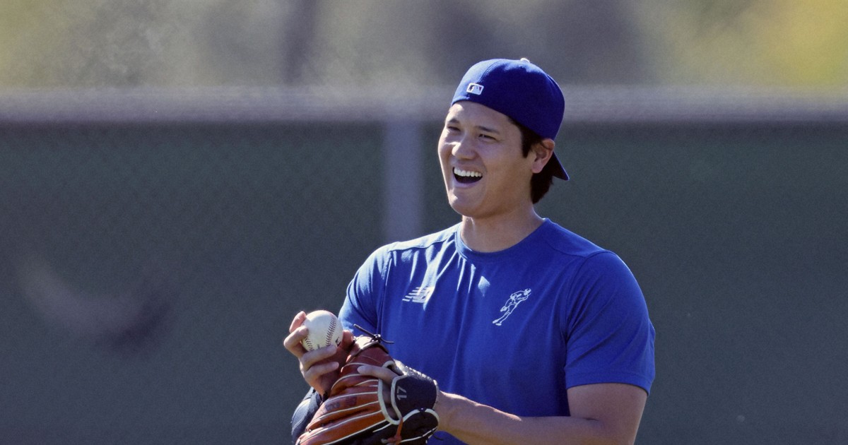 Baseball: Ohtani gets head start on training before Dodgers' camp