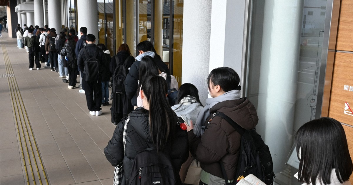 Japan's election collides with entrance exam season, forcing candidates to lower the volume