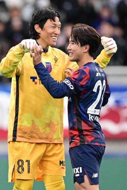 自信を持って真ん中」FC東京・佐藤龍之介、19歳がPK戦で大役 | 毎日新聞