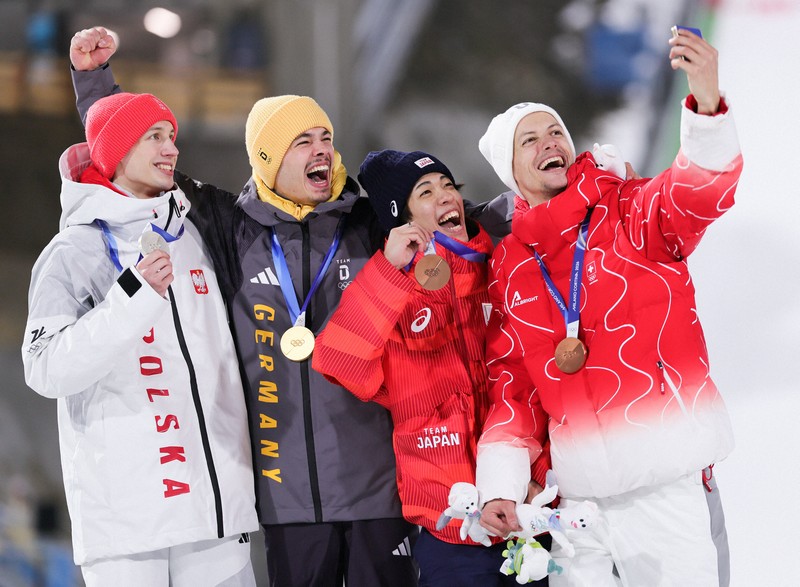 二階堂蓮が銅メダル ミラノ五輪スキージャンプ男子ノーマルヒル [写真