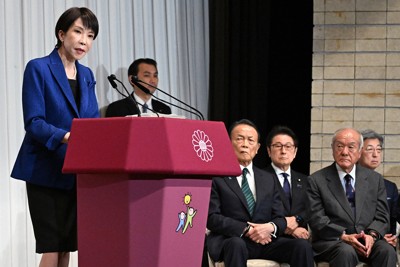 衆院選の結果を受け、記者会見を行う高市早苗首相（自民党本部で2026年2月9日）