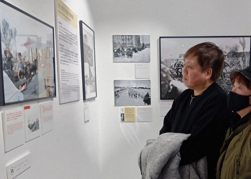 ミヤニ式カメラ、捉えた「京都」 「戦中写真を読む」京都展開幕 命賭
