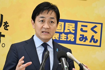 記者会見で質問に答える国民民主党の玉木雄一郎代表＝国会内で2026年2月10日午前10時35分、平田明浩撮影
