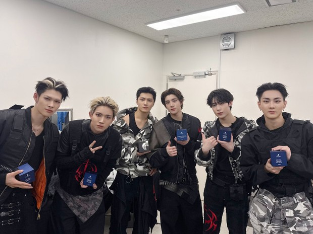 オリコンニュース：ENHYPEN、「D AWARDS」で大賞含む6冠 2年連続最多冠