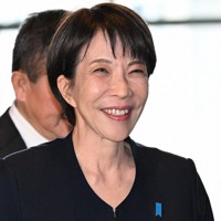 首相官邸に入る高市早苗首相＝2026年2月13日午前9時46分、平田明浩撮影