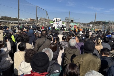 高市早苗首相も姿を見せた会場で、演説を聞く人たち＝横浜市緑区で2026年1月31日、國枝すみれ撮影